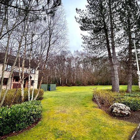 Comfortable, Modern Apartment With Parking. Inverness. Kültér fotó