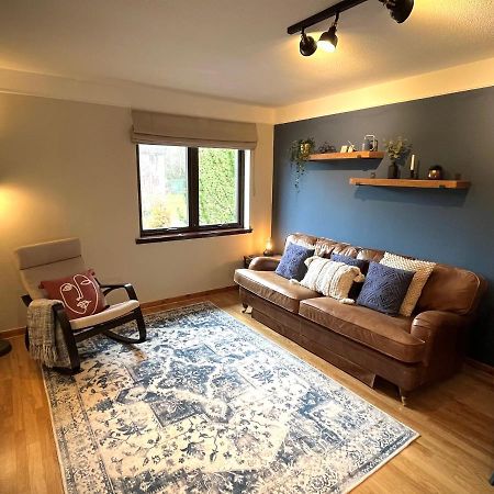 Comfortable, Modern Apartment With Parking. Inverness. Kültér fotó